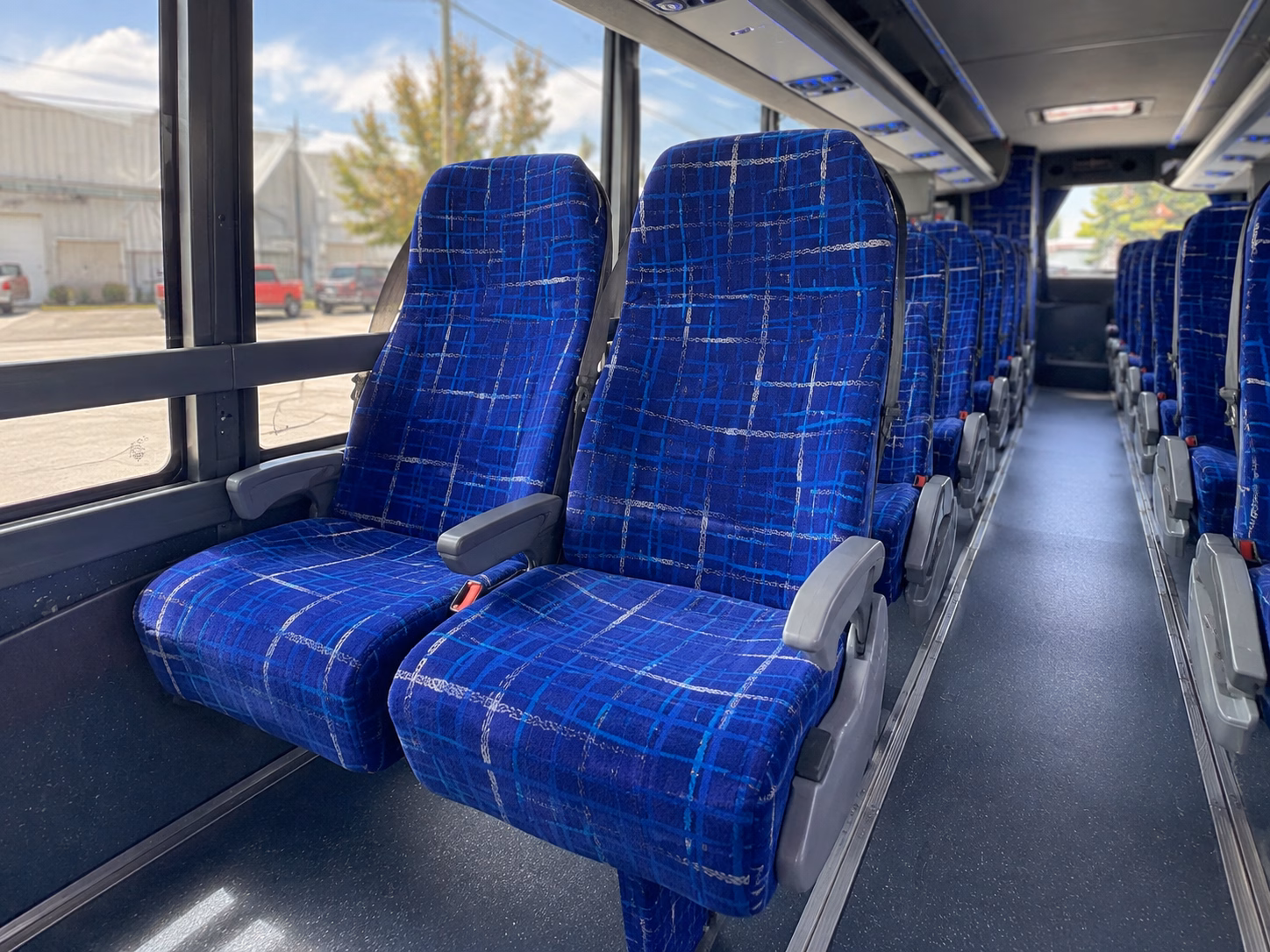 how the type of bus changes the price in redmond washington